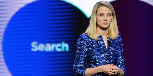Marissa Mayer — CEO Yahoo – có bằng cử nhân, thạc sĩ tại trường đại học Stanford chuyên ngành hệ thống tượng trưng và khoa học máy tính. Mayer đến Stanford với kế hoạch theo đuổi ước mơ trở thành bác sĩ. Nhưng một bước ngoặt đã bất ngờ làm thay đổi cuộc đời Mayer khi bà đăng ký vào lớp khoa học máy tính cơ bản mới và nhanh chóng đam mê lĩnh vực này và đã rất thành công.