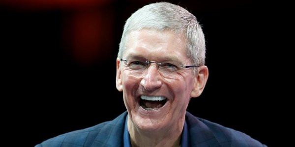 Tim Cook — CEO Apple - tốt nghiệp đại học Auburn chuyên ngành kỹ thuật công nghiệp và thạc sĩ quản trị kinh doanh tại trường Duke.