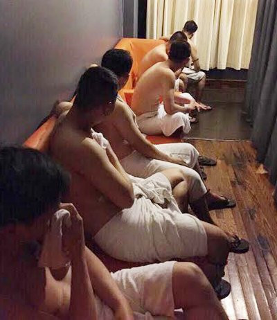 o-my-nam-kich-duc-cho-khach-dong-tinh-o-sai-gon-1