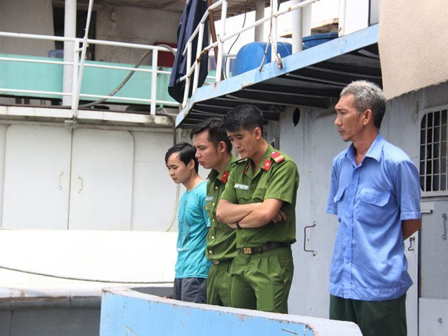 Hinh anh Thi the troi lap lo canh du thuyen tren song Sai Gon | An ninh trat tu