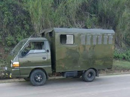 son la: nguoi nghien ma tuy pha cong so 8, tron khoi xe ap tai hinh anh 1