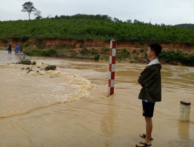 Thanh Hoa mua lon keo dai, nhieu xa mien nui bi co lap hinh anh 2