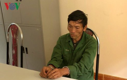 dai uy cong an bi doi tuong buon ma tuy lao xe vao nguoi hinh 2