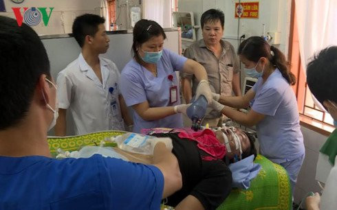 dai uy cong an bi doi tuong buon ma tuy lao xe vao nguoi hinh 1