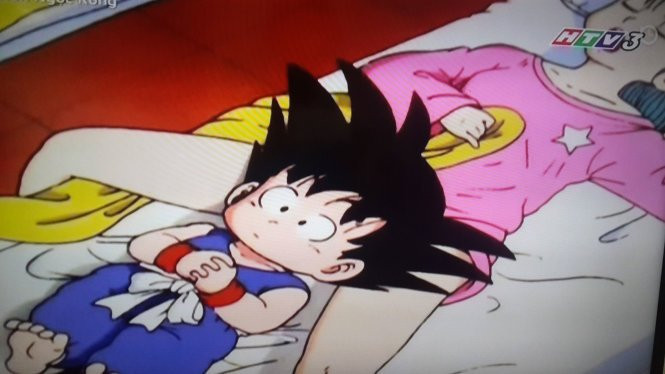 Một hình ảnh từ phim hoạt hình không phù hợp với trẻ em phát trên HTV3 - Ảnh chụp từ màn hình TV