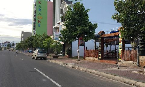 Bị đâm chết vì trêu gái trước quán bar