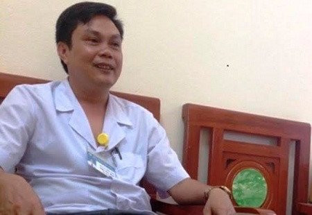 Kỷ luật cách chức phó giám đốc BV quan hệ bất chính với điều dưỡng, lưu giữ clip nóng - Ảnh 1