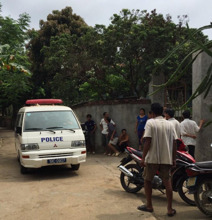 Người dân nơi đây vẫn chưa hết bàng hoàng và phẫn nộ trước hành vi của người con trai. (Nguồn: Luan Phan)