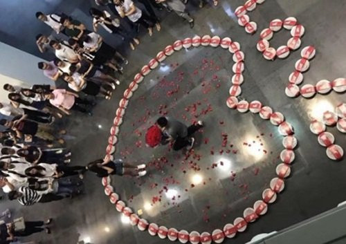 càu hon bàng 99 hop tom hùm, chàng trai thanh cong tuc khac hinh anh 2