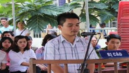 Cán chết cảnh sát giao thông do bị yêu cầu kiểm tra