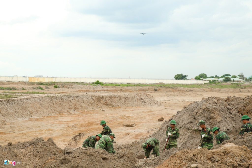 Nhieu di vat nghi cua liet si duoc tim thay o san bay Tan Son Nhat hinh anh 3