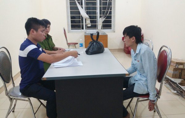 Hỗn chiến để tranh giành bạn gái, 1 người chết, 4 người bị thương