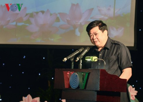 le tuyen duong khen thuong hs gioi la con em can bo nhan vien vov hinh 1