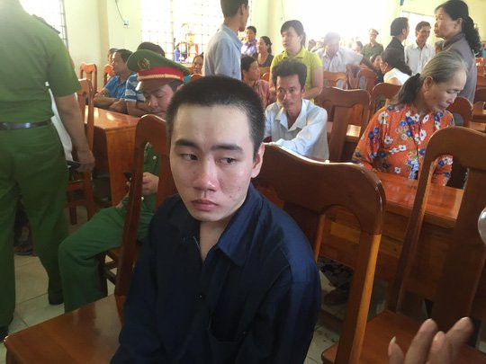 Xem phim đồi trụy, nam sinh giết, hiếp bé gái lớp 4 - Ảnh 2.