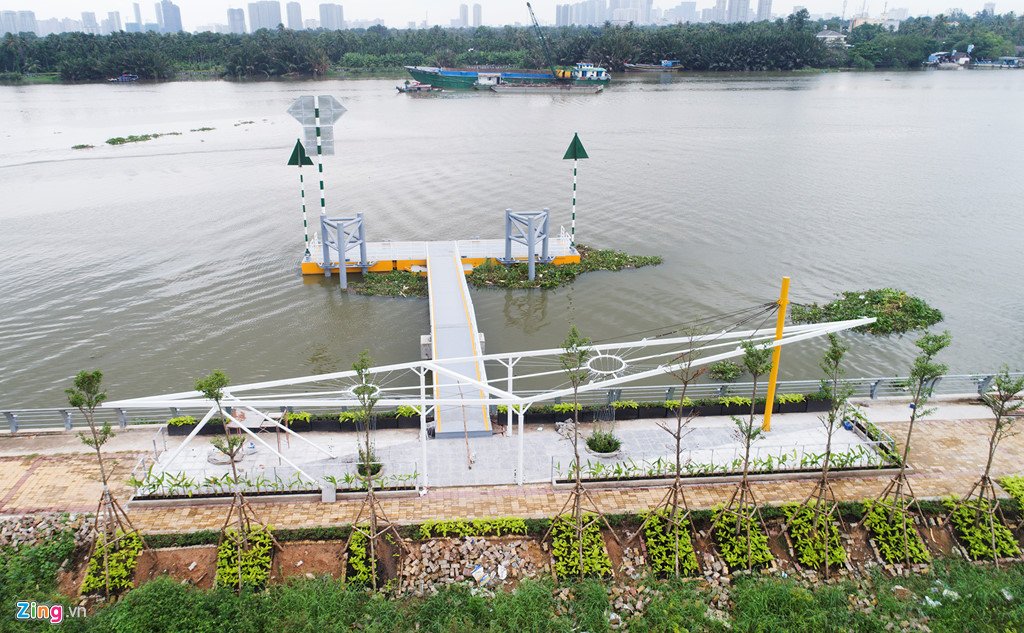 Toan canh cac ben buyt song dau tien o Sai Gon hinh anh 10