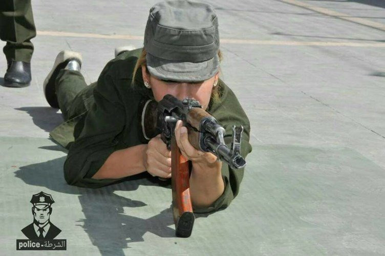 Chum anh nu canh sat Syria xinh dep “kho luyen” o Damascus-Hinh-11