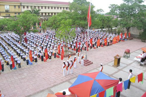 toan_truong_chao_co_500 4