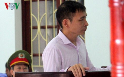 bi thu xa nhan tin boi nho bi thu huyen nhan hoi lo tinh duc hinh 1