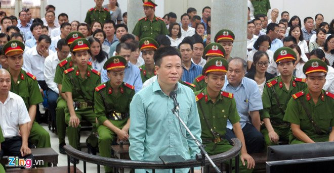 Phien xu Ha Van Tham bat ngo dung trong 5 phut hinh anh 2