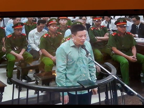 Xét xử Hà Văn Thắm: Luật sư nhầm lẫn bút lục hồ sơ giữa hai vụ án