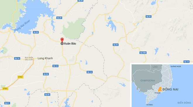 2 oto bi nuoc cuon troi khi vuot dap tran, 9 nguoi may man thoat chet hinh anh 1