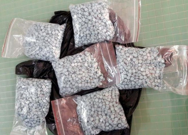 Nu khach di taxi mang 6.000 vien thuoc lac tri gia gan 1 ty hinh anh 2