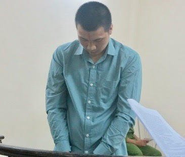 Bị cáo trước vành móng ngựa.