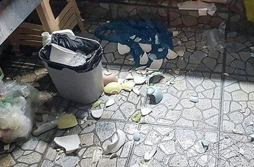 5 côn đồ đập phá quán vì cho rằng chủ quán 