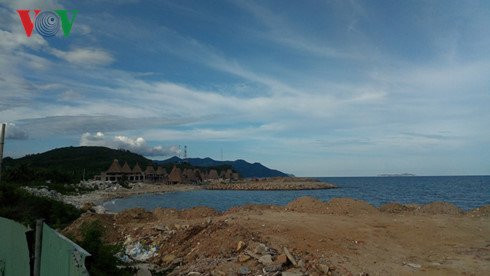 nhieu du an do dat xuong bien, lan vinh nha trang hinh 1