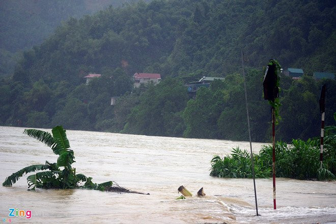 'Dot mua lu bat thuong, vo tien khoang hau' hinh anh 2
