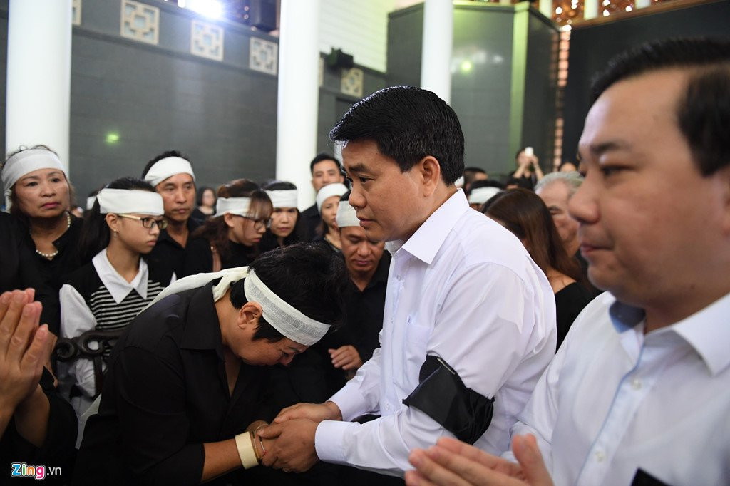 Chu tich Nguyen Duc Chung: PGS Van Nhu Cuong la tam guong mau muc hinh anh 1