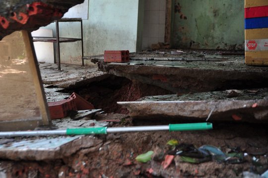 Đồng Nai: Hàng loạt căn nhà sập do sạt lở - Ảnh 2.