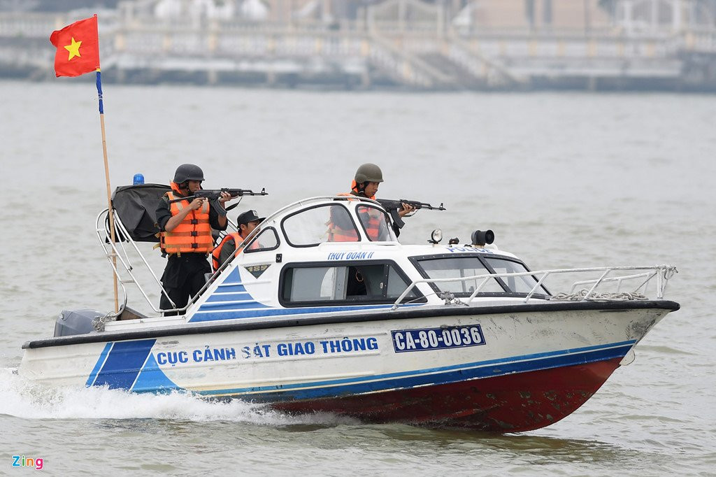 Dien tap chong khung bo tren song Han bao ve APEC 2017 hinh anh 10