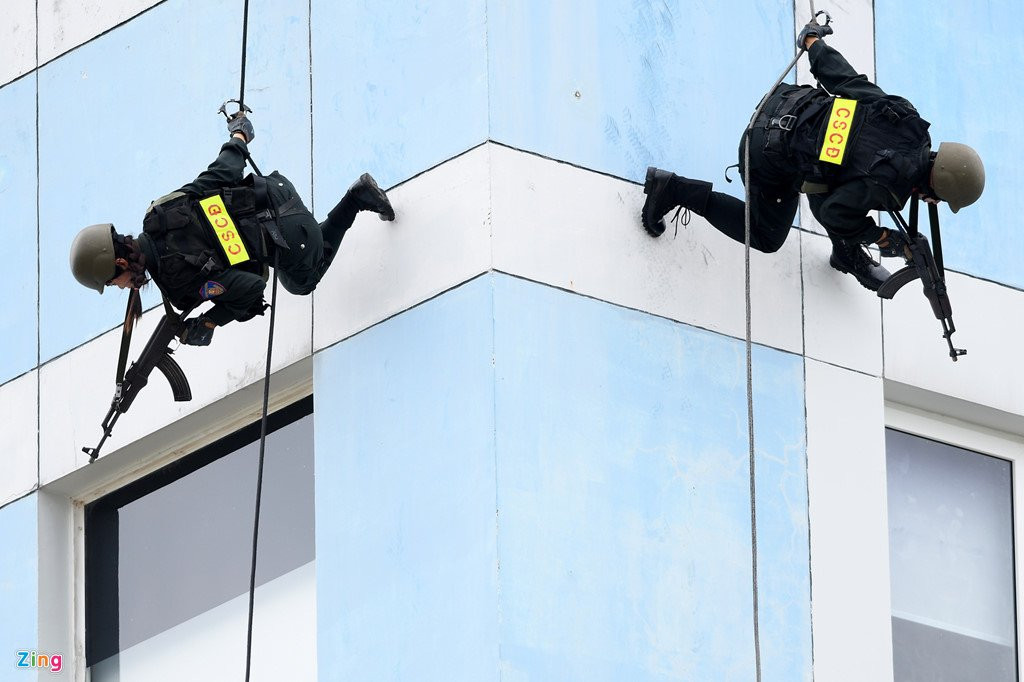 Dien tap chong khung bo tren song Han bao ve APEC 2017 hinh anh 7