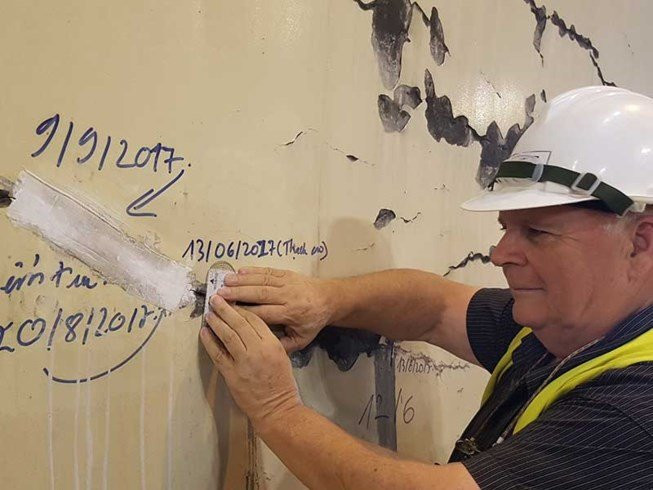 Tong cuc Duong bo yeu cau kiem tra vet nut trong ham Hai Van hinh anh 1