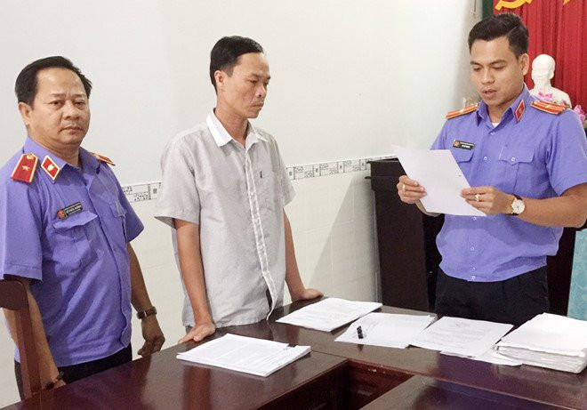 Ra quyet dinh trai luat, mot pho chanh an bi khoi to hinh anh 1