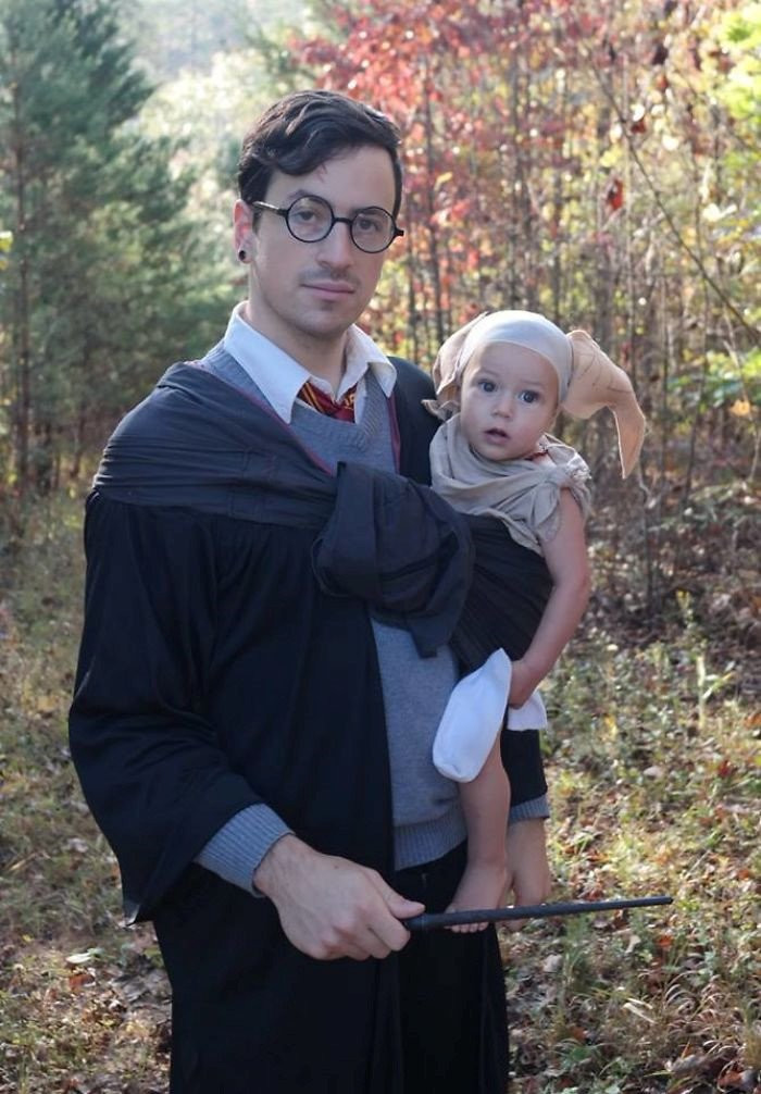 Loat trang phuc doc la mua Halloween cua cha me va be hinh anh 2