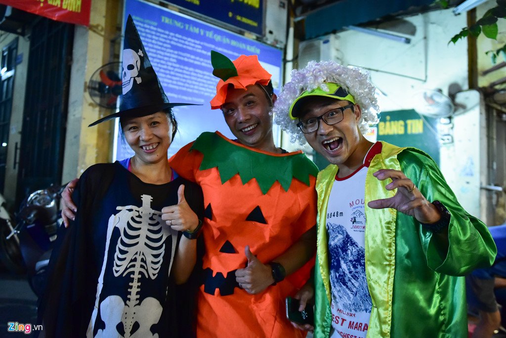 Bien nguoi don Halloween o Sai Gon, Ha Noi hinh anh 15