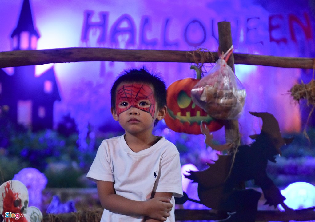 Bien nguoi don Halloween o Sai Gon, Ha Noi hinh anh 12