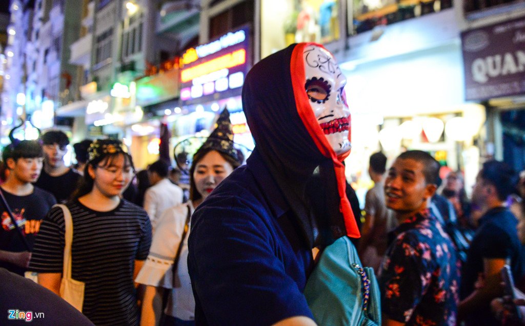 Bien nguoi don Halloween o Sai Gon, Ha Noi hinh anh 6