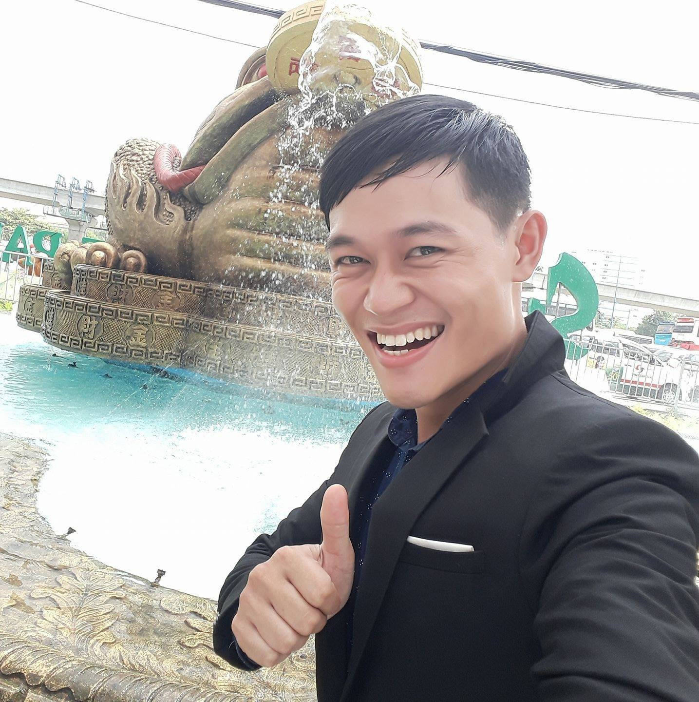 Chàng trai fan cuồng” trong talkshow với Jack Ma tiết lộ: Bạn bè ai cũng nói tôi giống ông ấy! - Ảnh 6.