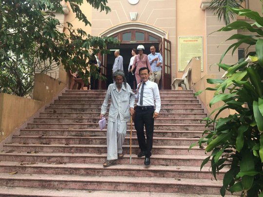 Lý do “sốc” khiến cụ ông 84 tuổi bị con ruột quyết đòi bỏ tù - Ảnh 1.