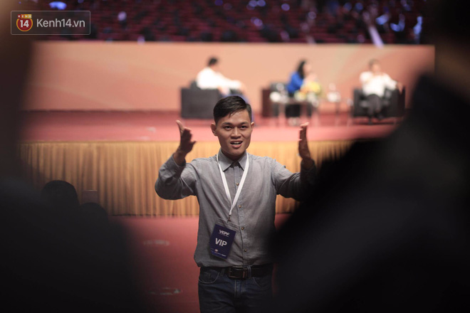 Chàng trai fan cuồng” trong talkshow với Jack Ma tiết lộ: Bạn bè ai cũng nói tôi giống ông ấy! - Ảnh 5.