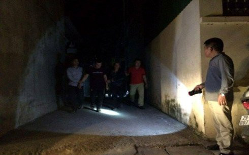 ha noi cong an mat phuc bat qua tang hon 20 doi tuong xoc dia trong dem hinh 1