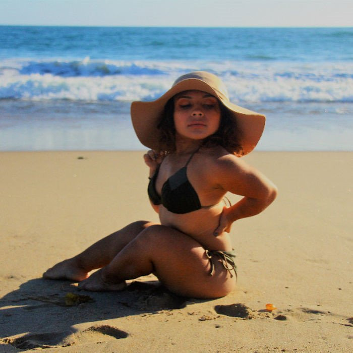 Chi cao 1m, co gai 21 tuoi van tu tin theo duoi giac mo nguoi mau hinh anh 2