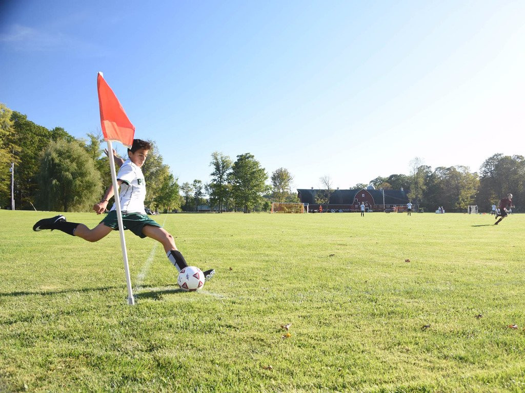 Ngoi truong doc nhat vo nhi day hoc sinh lam nong, ren kiem, nau an hinh anh 10