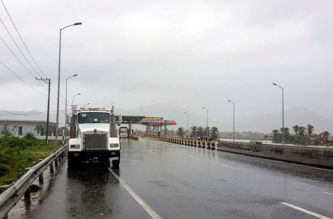 Sau BOT Cai Lay, tai xe tiep tuc tra tien le qua tram BOT Ninh An hinh anh 2