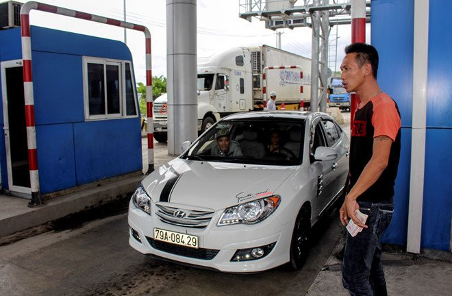 Sau BOT Cai Lay, tai xe tiep tuc tra tien le qua tram BOT Ninh An hinh anh 1
