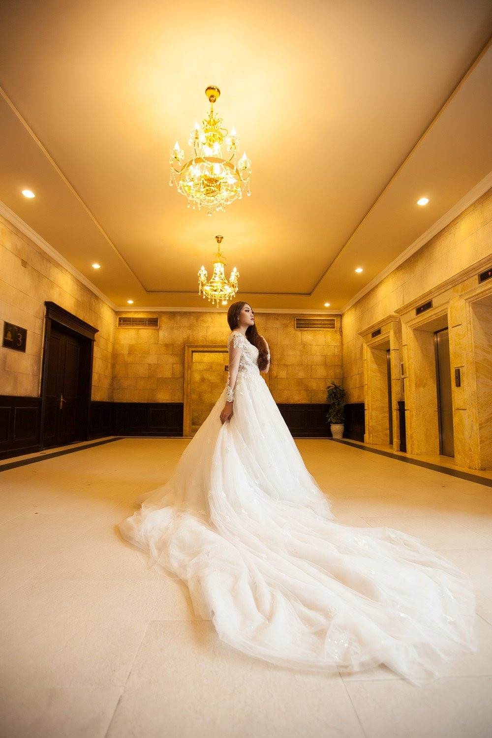 Anh cuoi vui nhon cua Vinh Rau FAPtv va ban gai xinh dep hinh anh 11