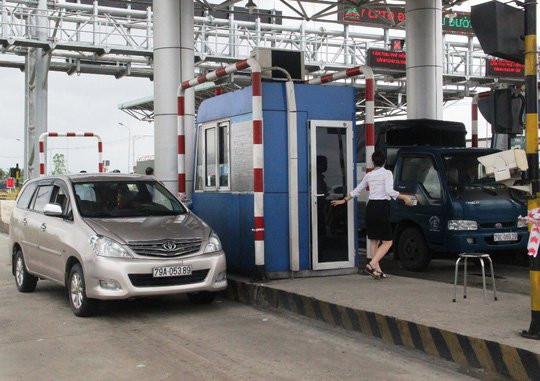 BOT Ninh An lại ách tắc vì tài xế chắn làn - Ảnh 6.